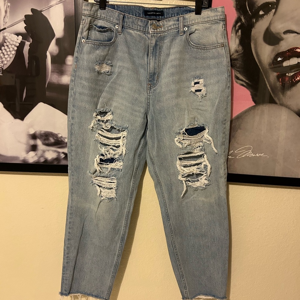 Aeropostale Ripped Light Blue mom Jeans